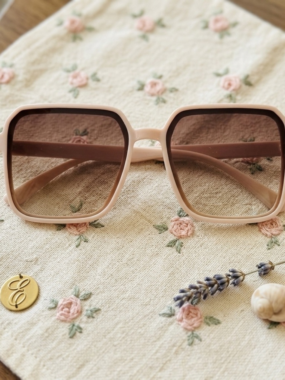 Oversized Square Sunglasses in Blush Pink 🌅